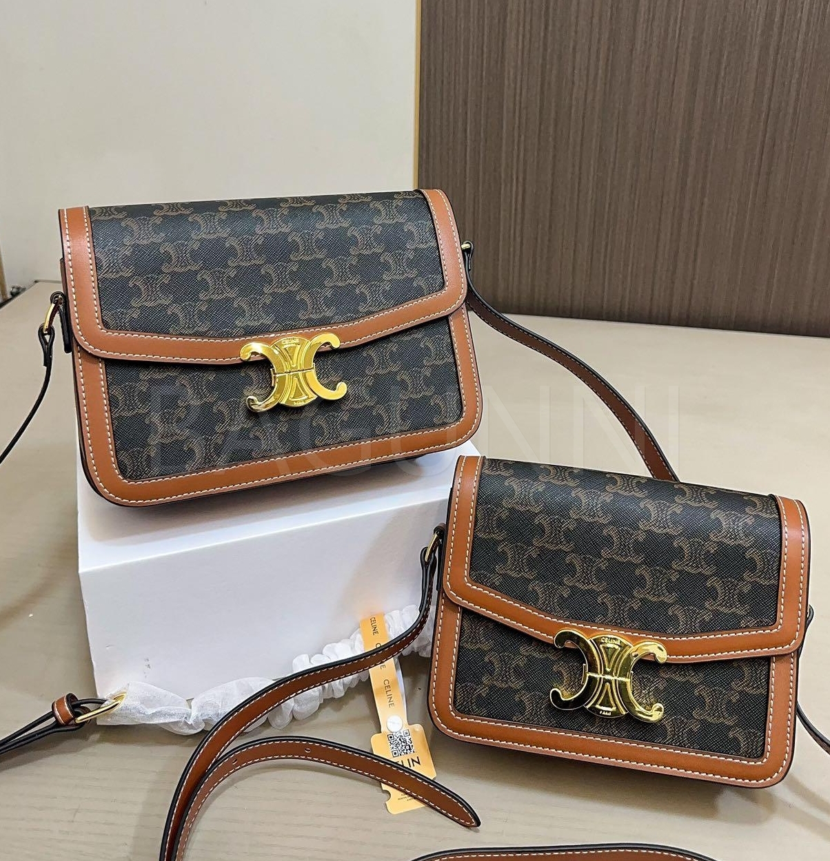 셀린느 트리옹프 플랩 숄더백