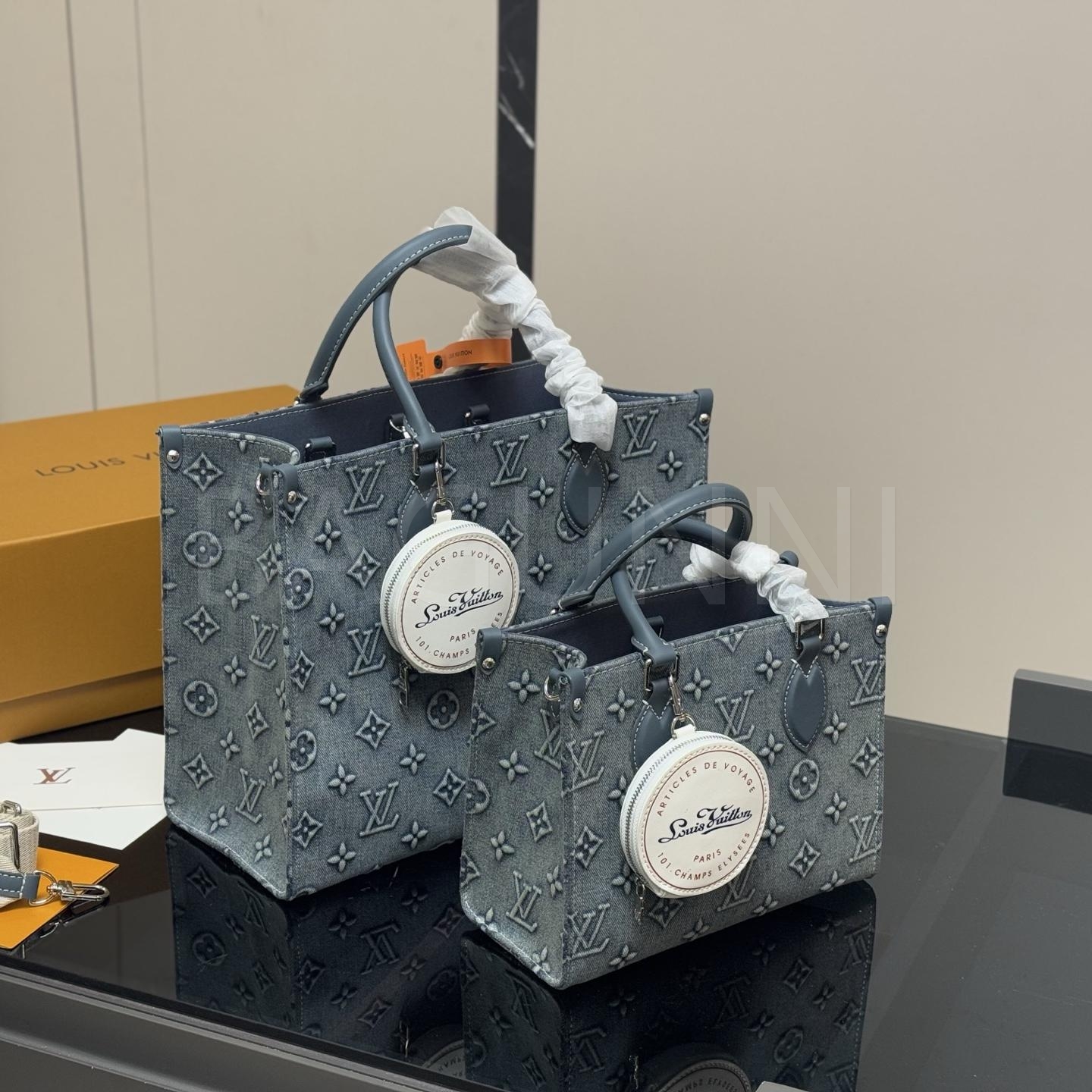 루이비통 데님 온더고 토트백