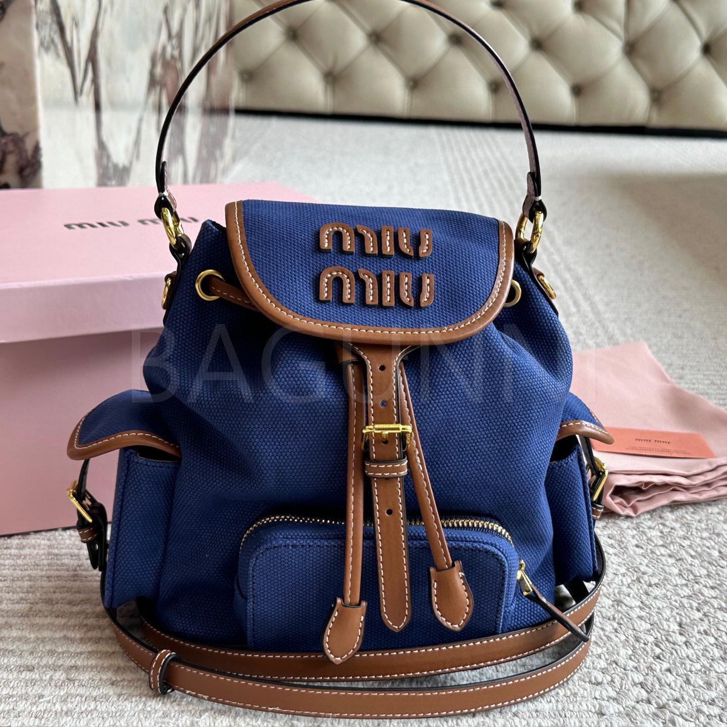 미우미우 로고 백팩