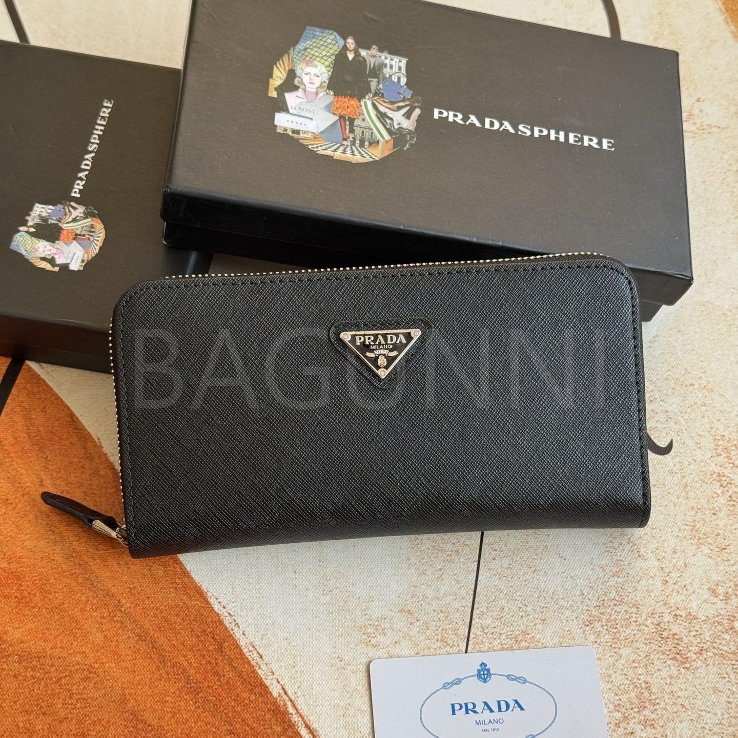 프라다 사피아노 지퍼 장지갑