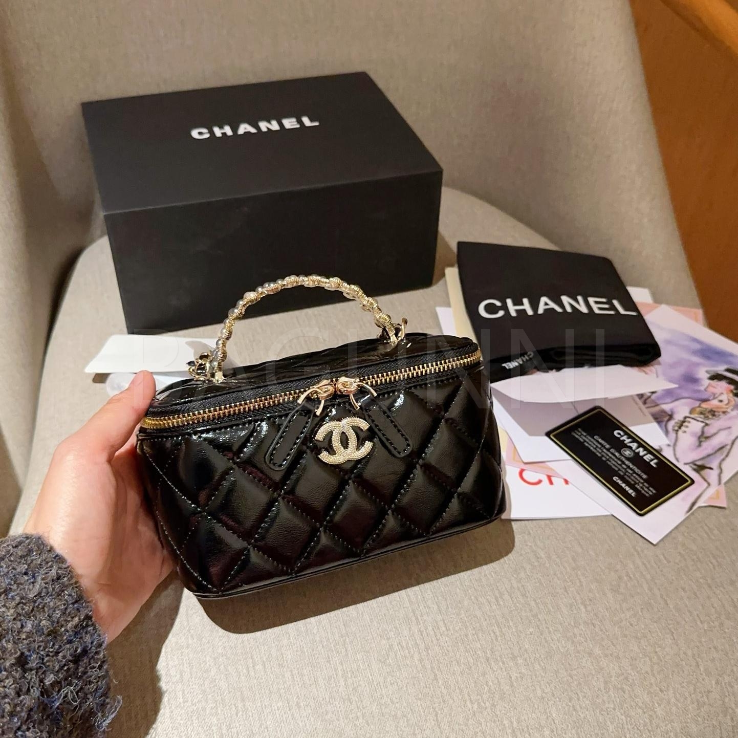 샤넬 24P 박스 체인 백