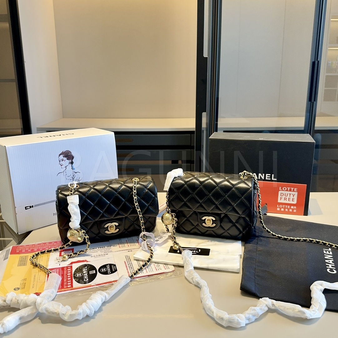 샤넬 금볼 스퀘어 플랩 백