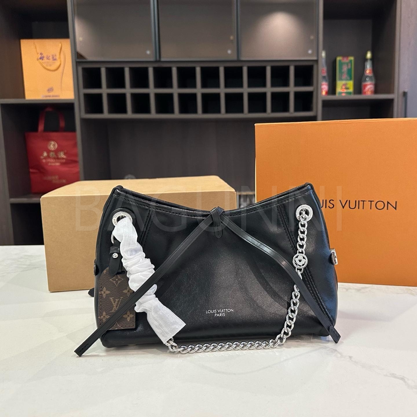 루이비통 캐리올 숄더백