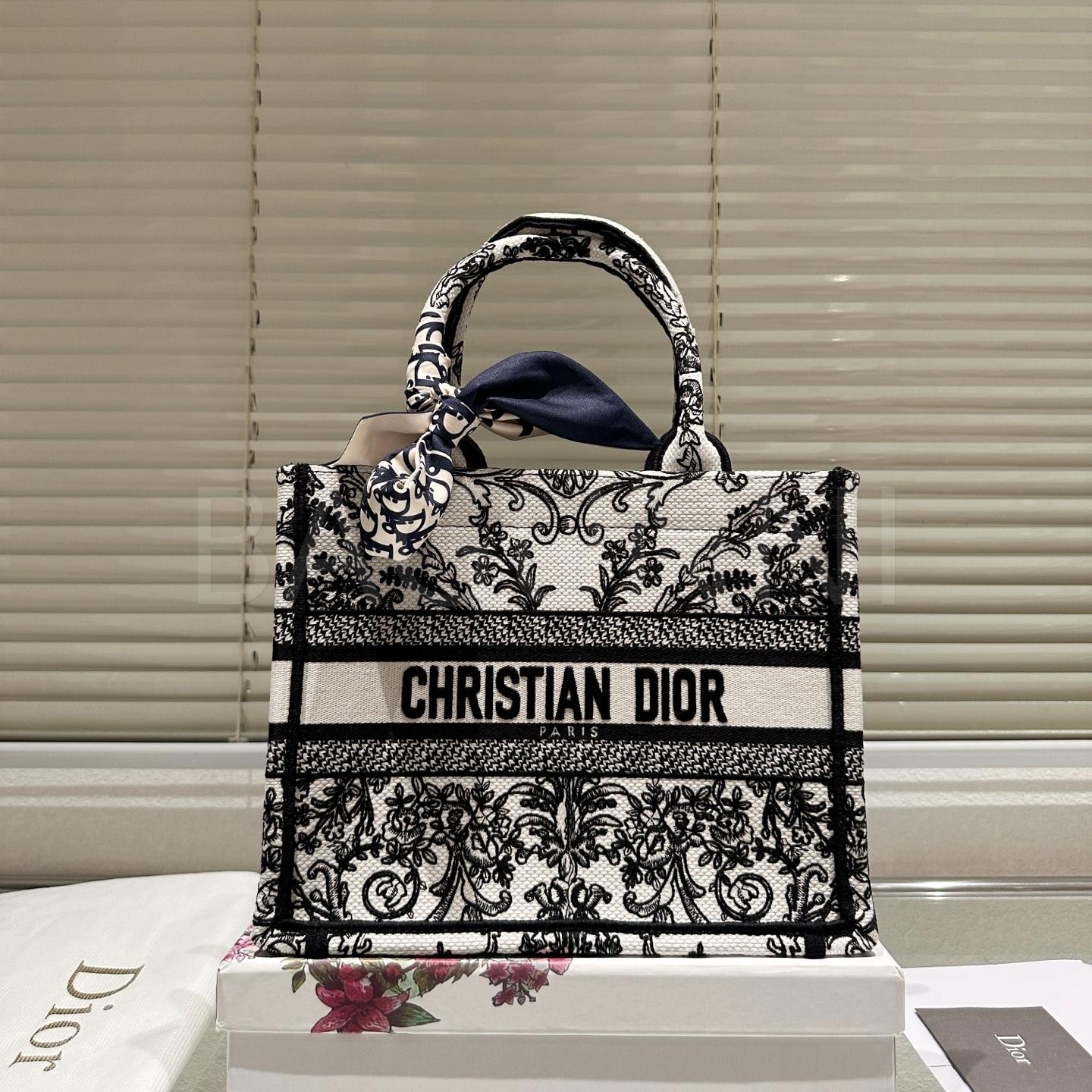 디올 북 토트 쇼퍼백
