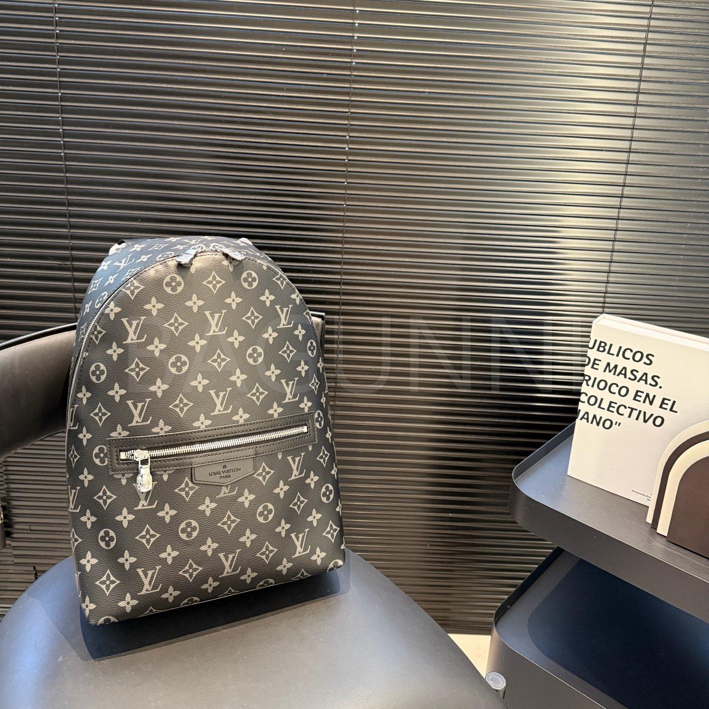 루이비통 로고 백팩