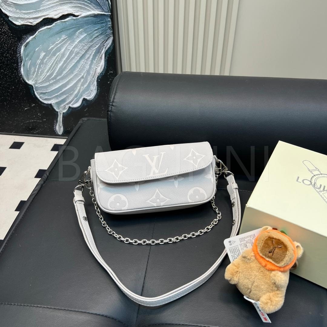 루이비통 아이비 WOC 체인 월렛