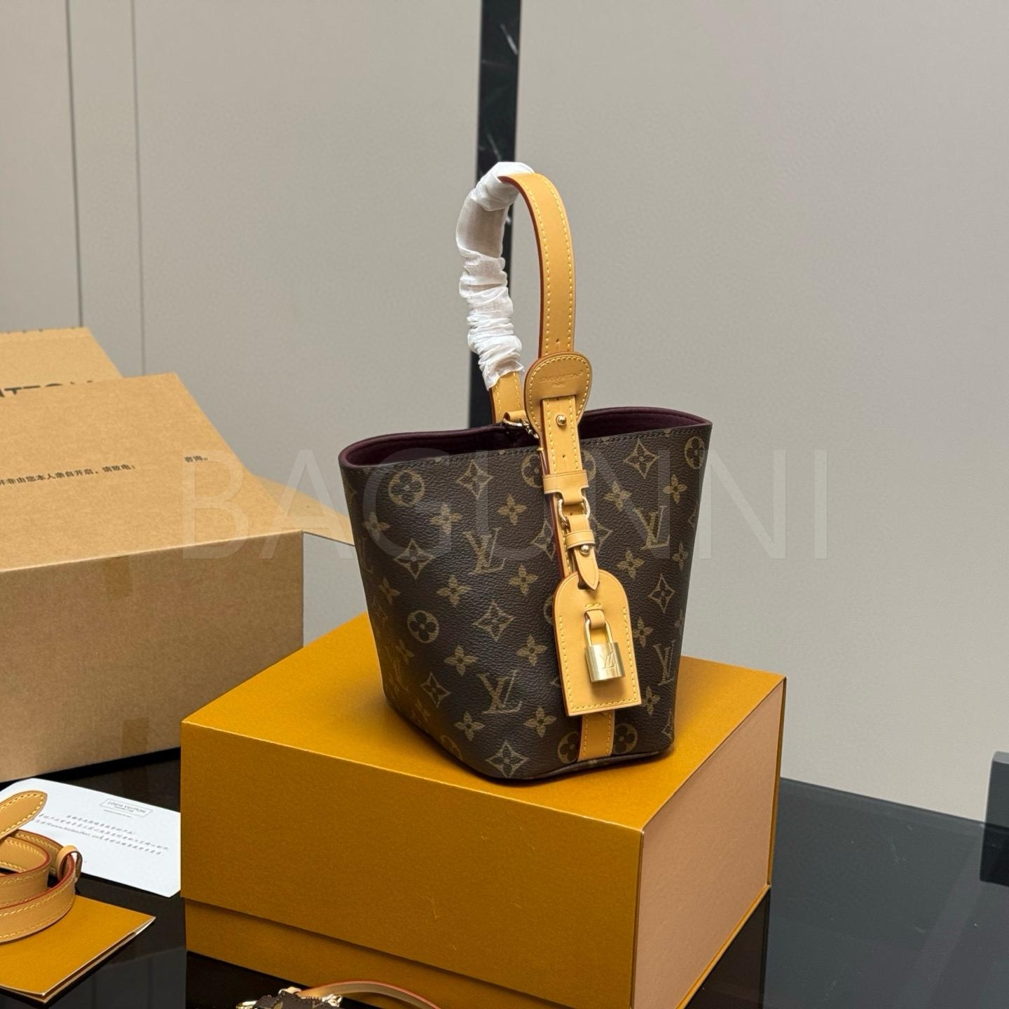 루이비통 노에 버킷 백