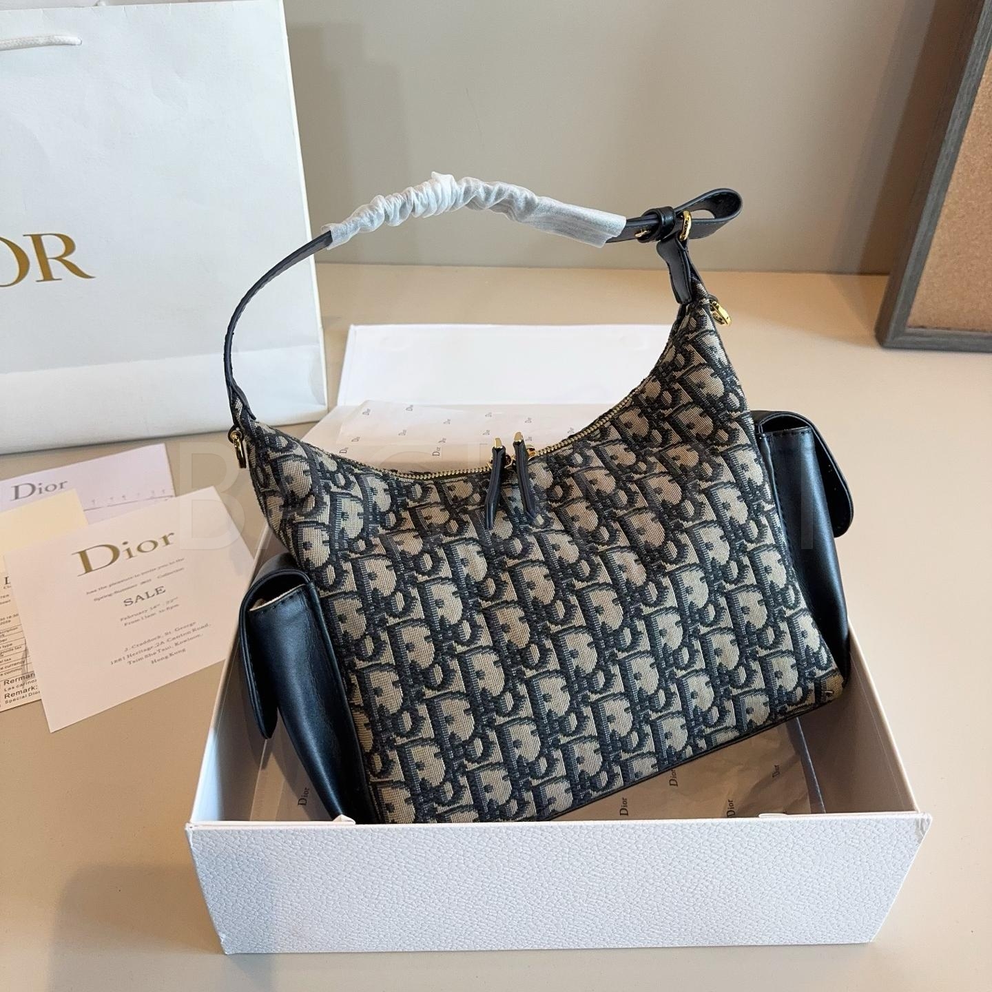 디올 오블리크 숄더백