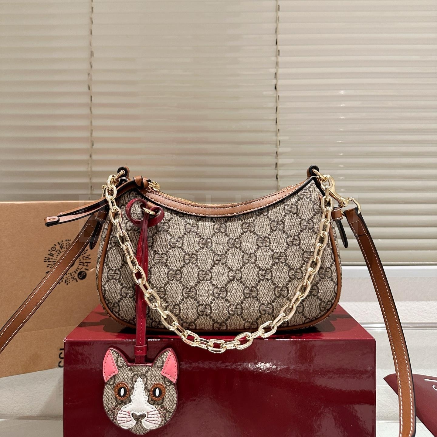 구찌 오피디아 숄더백