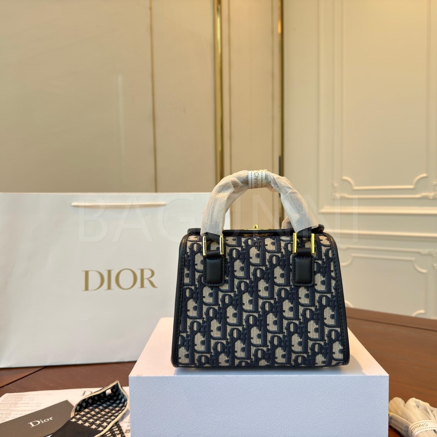 디올 몽테인 박스백