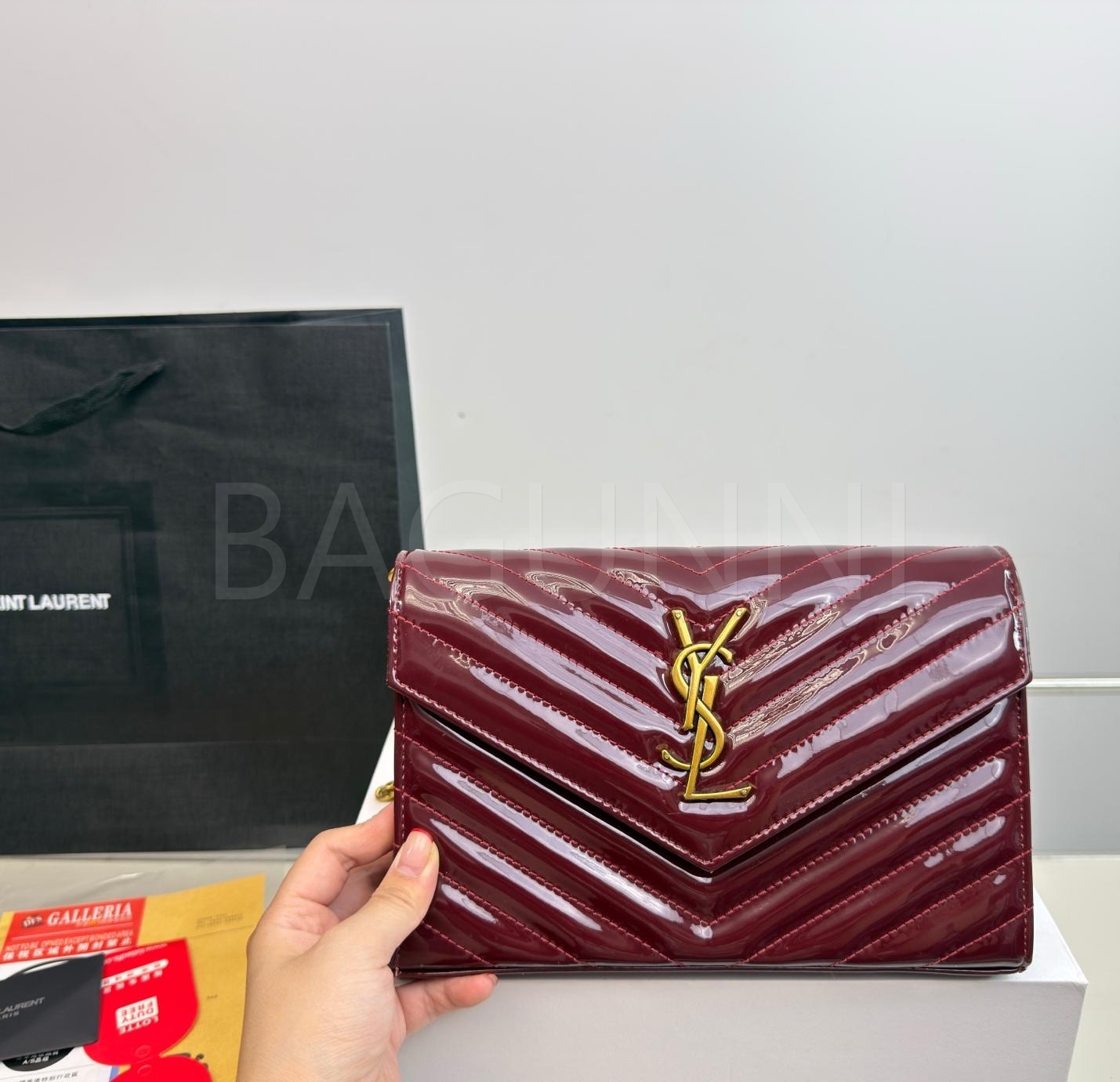 YSL 페이턴트 체인백