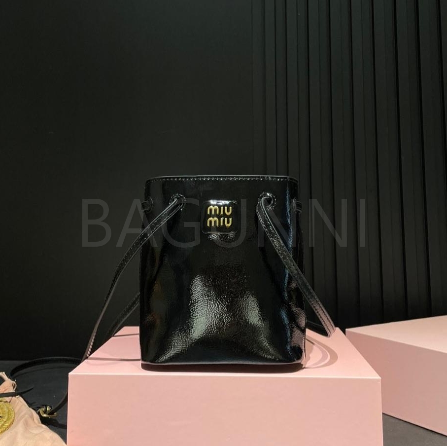 미우미우 미니 백팩