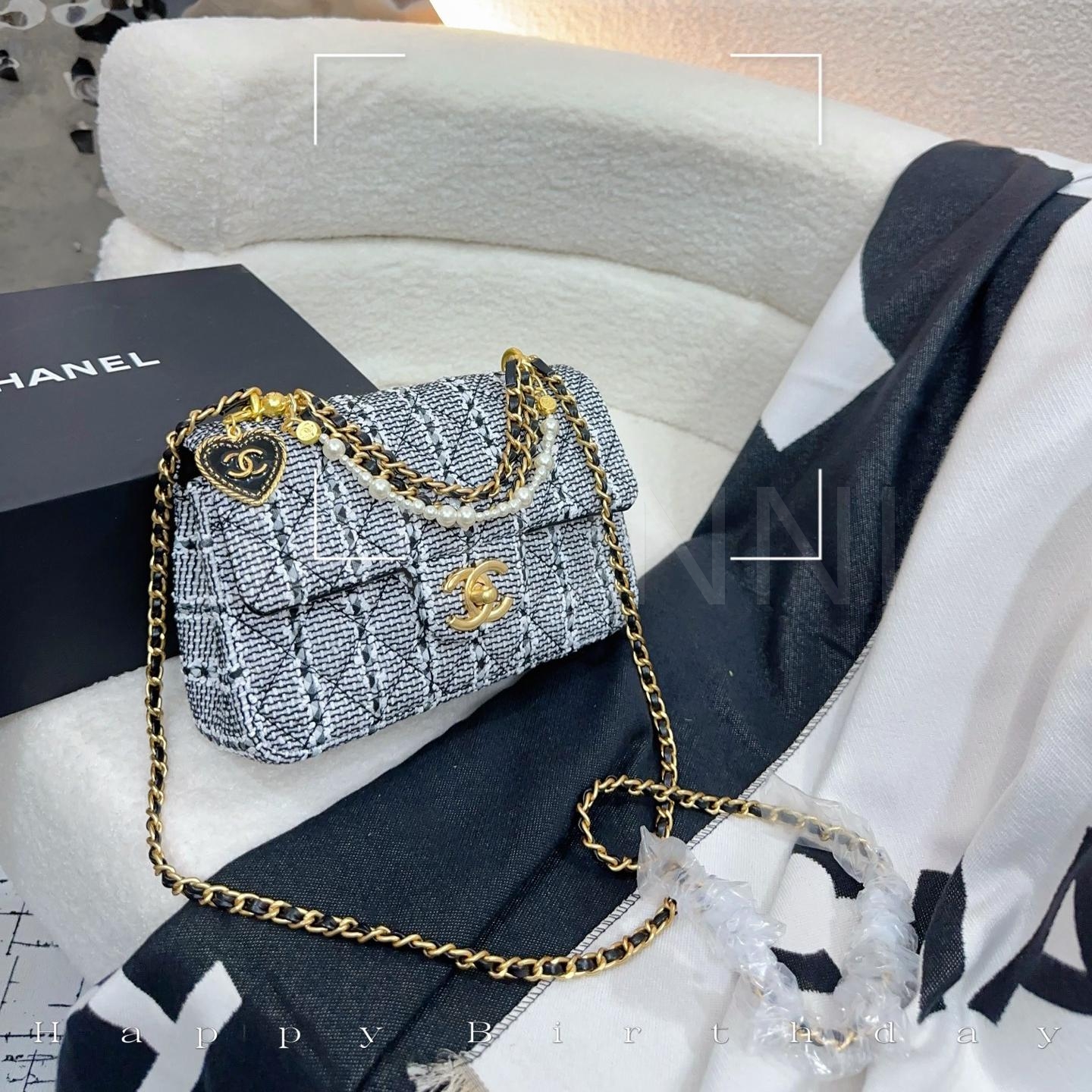 샤넬 클래식 플랩 펄 트위드 미니백