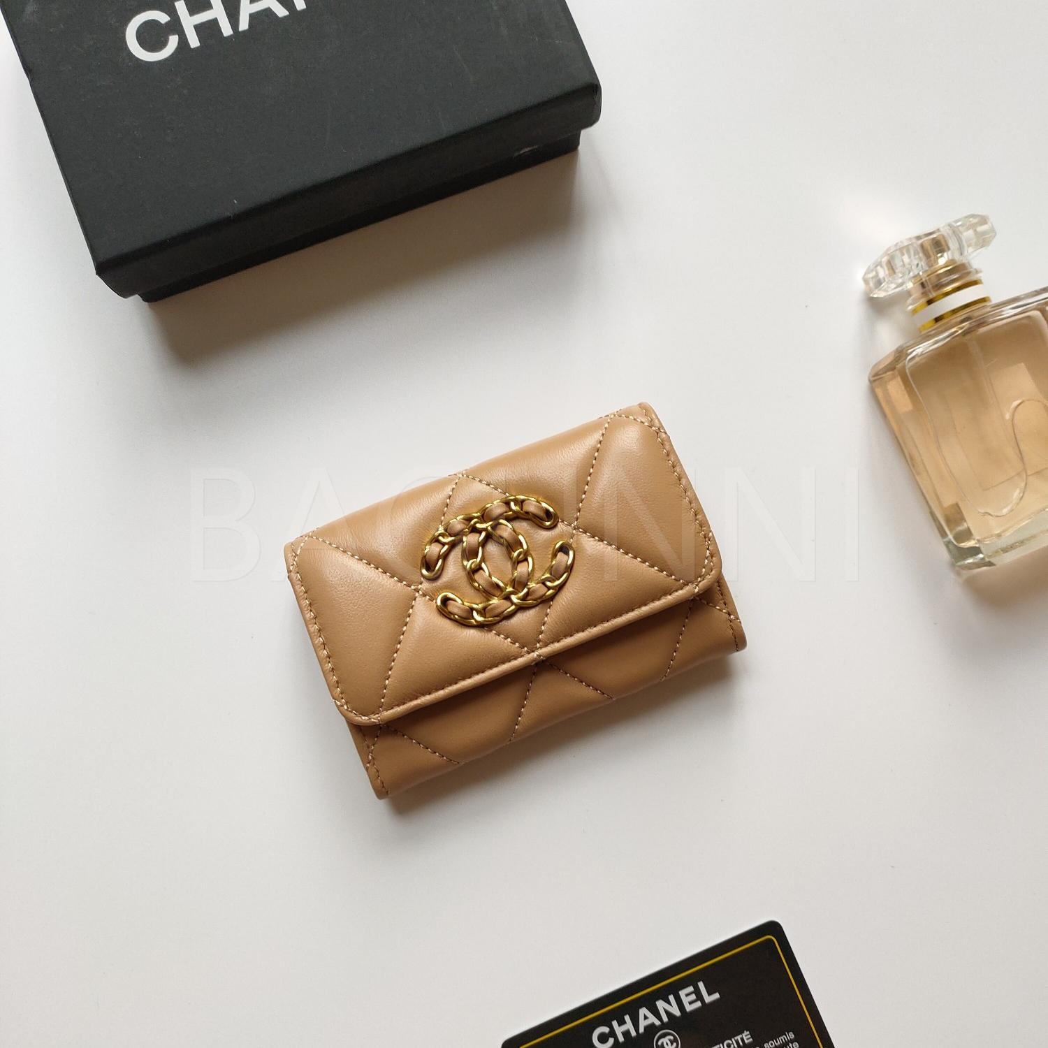 샤넬 클래식 플랩 카드지갑