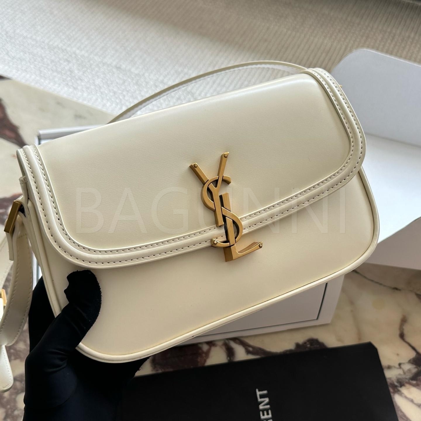 YSL 로고 카메라백