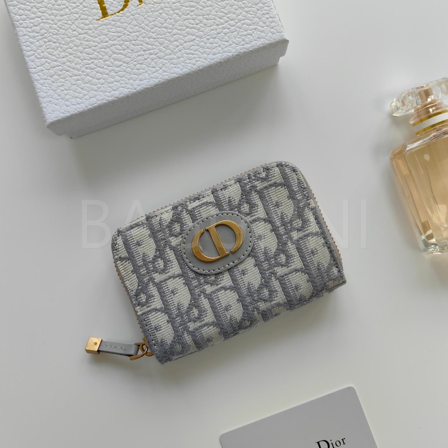디올 30 몽테인 보야주르 지퍼 카드지갑