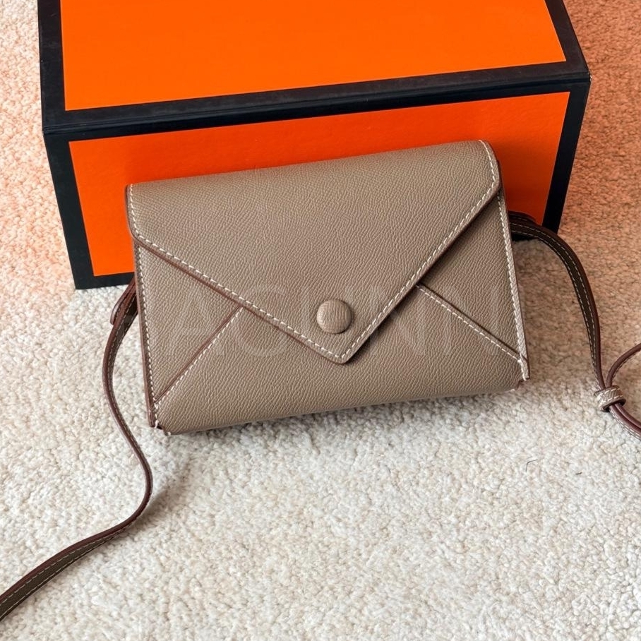 에르메스 데페슈 월렛백