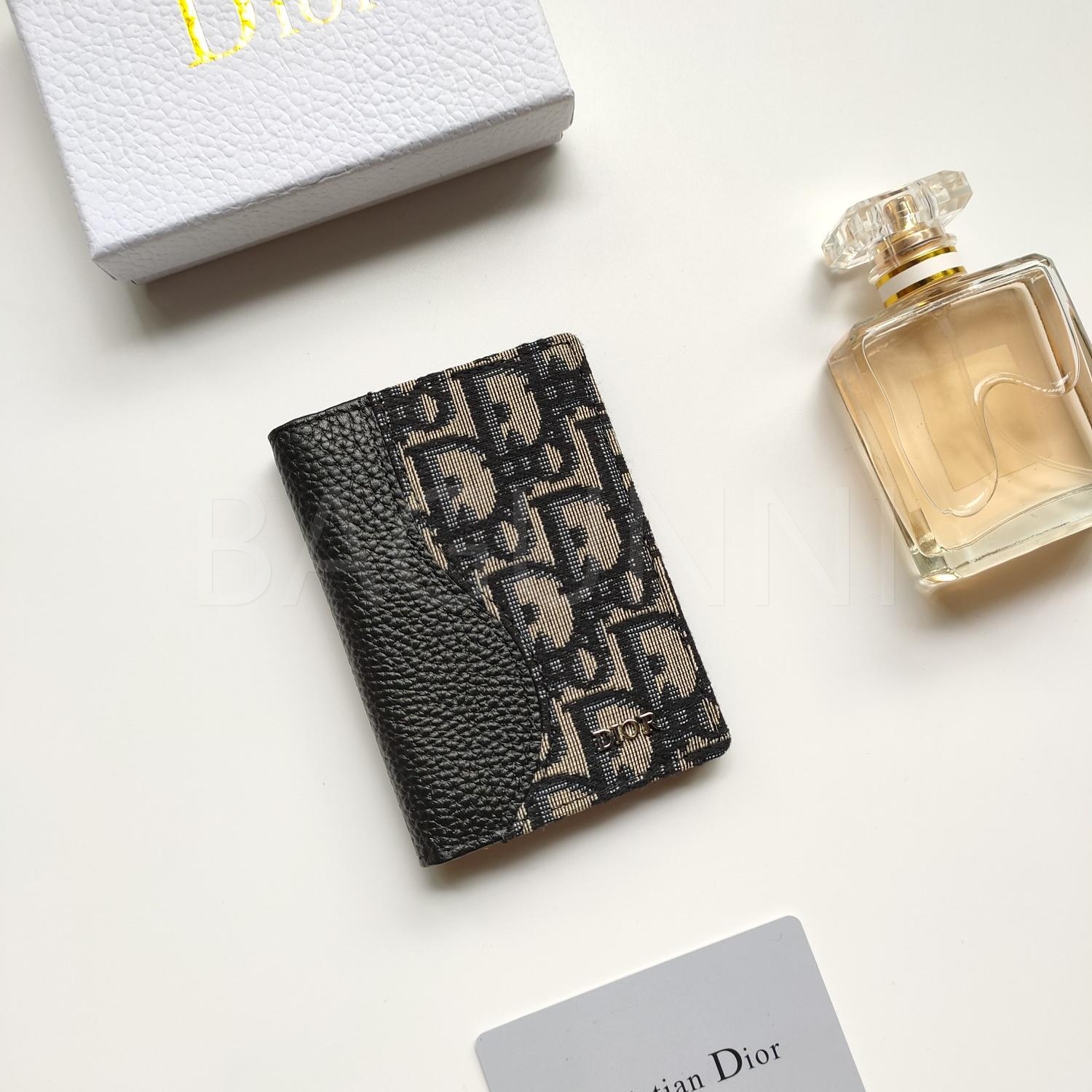디올 카드홀더