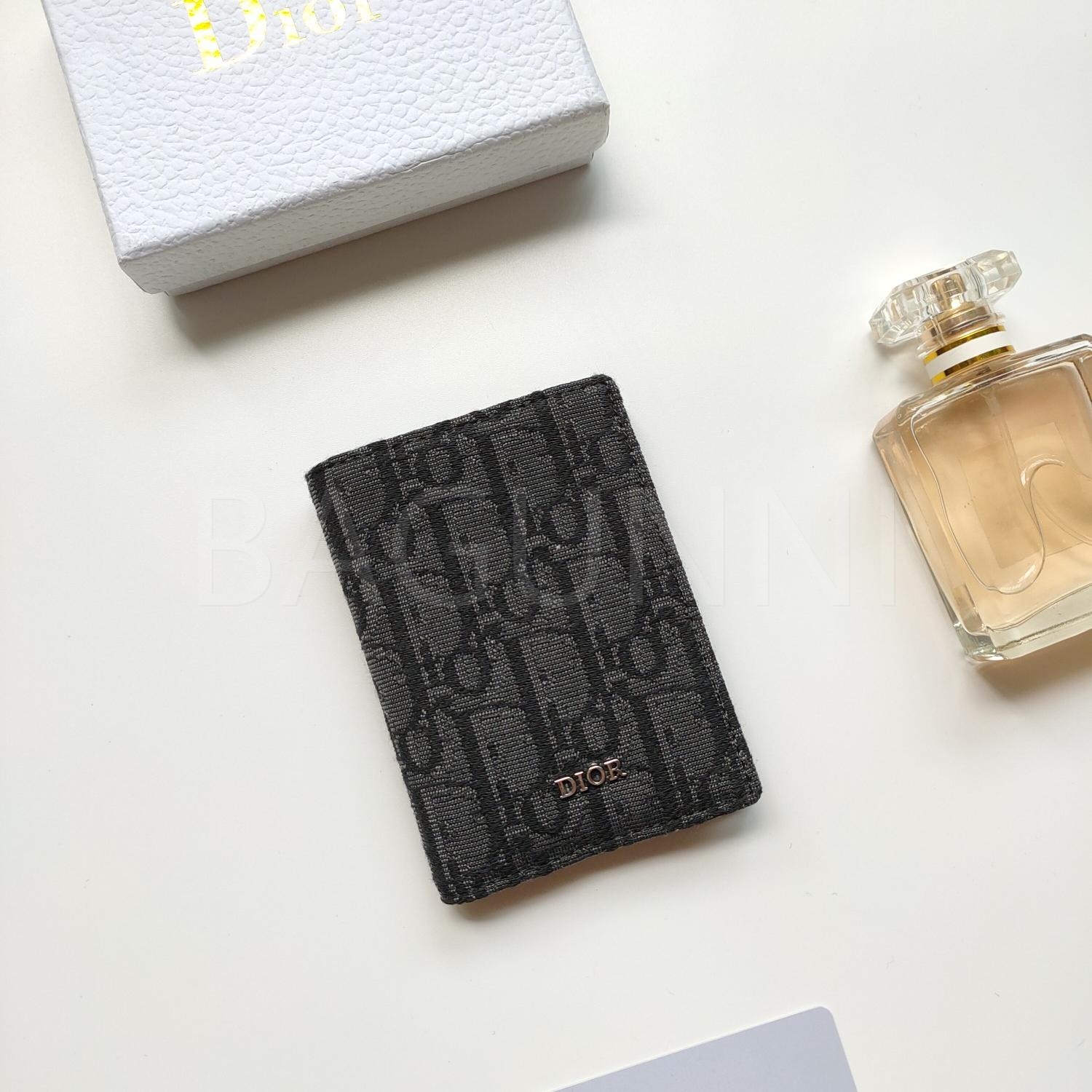 디올 카드홀더