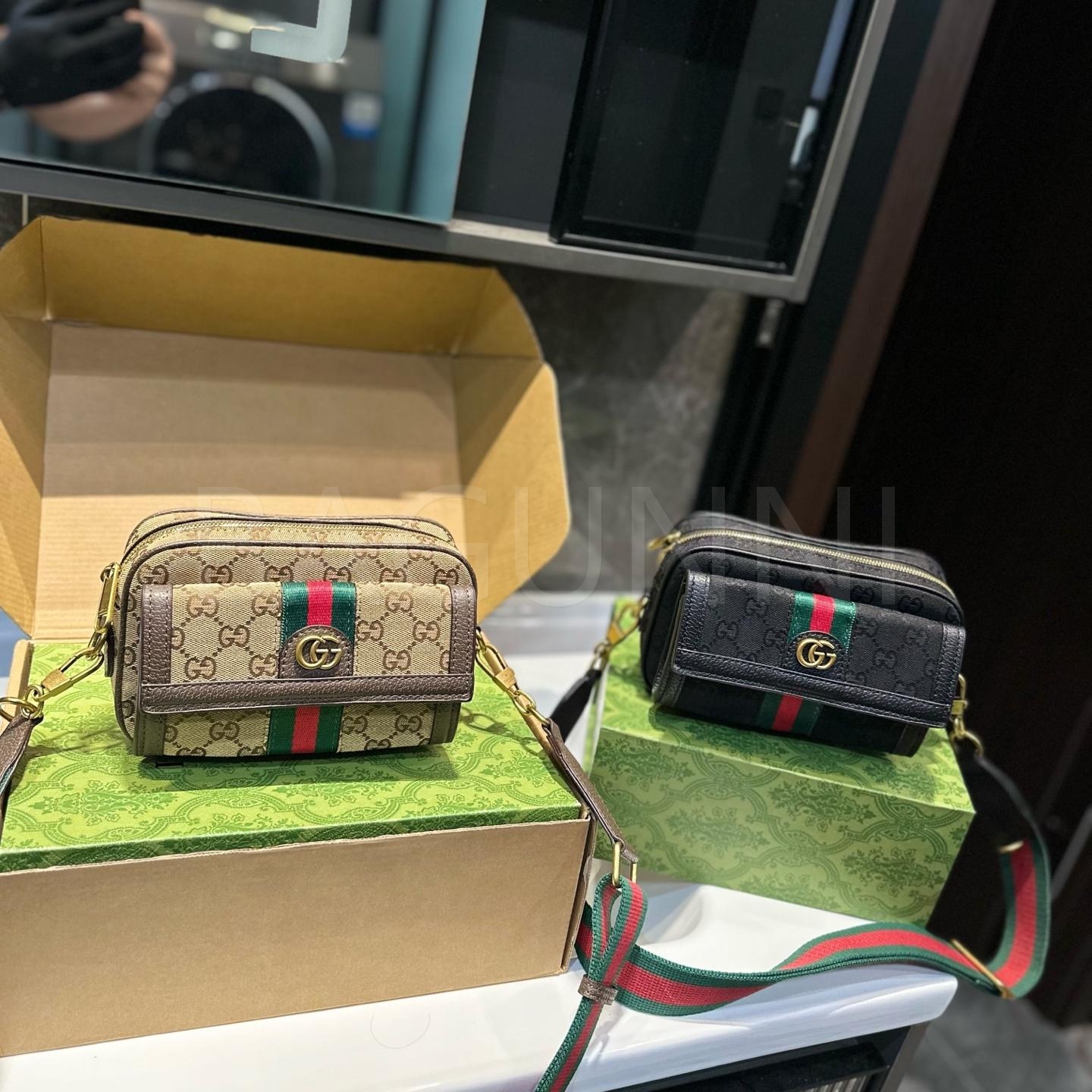 구찌 오피디아 카메라백