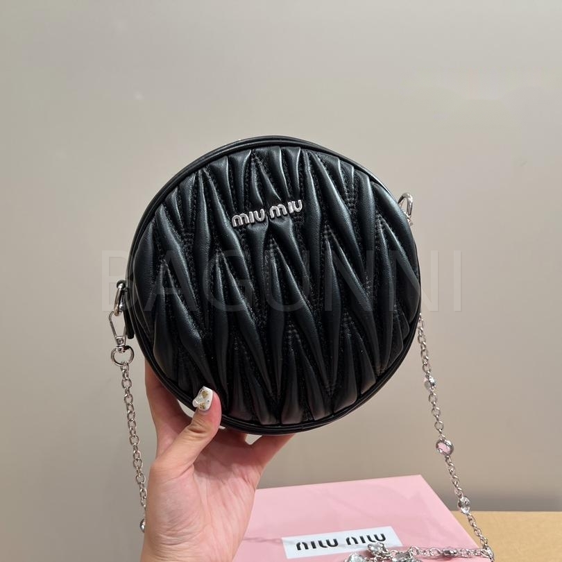 미우미우 마테라쎄 라운드 체인백
