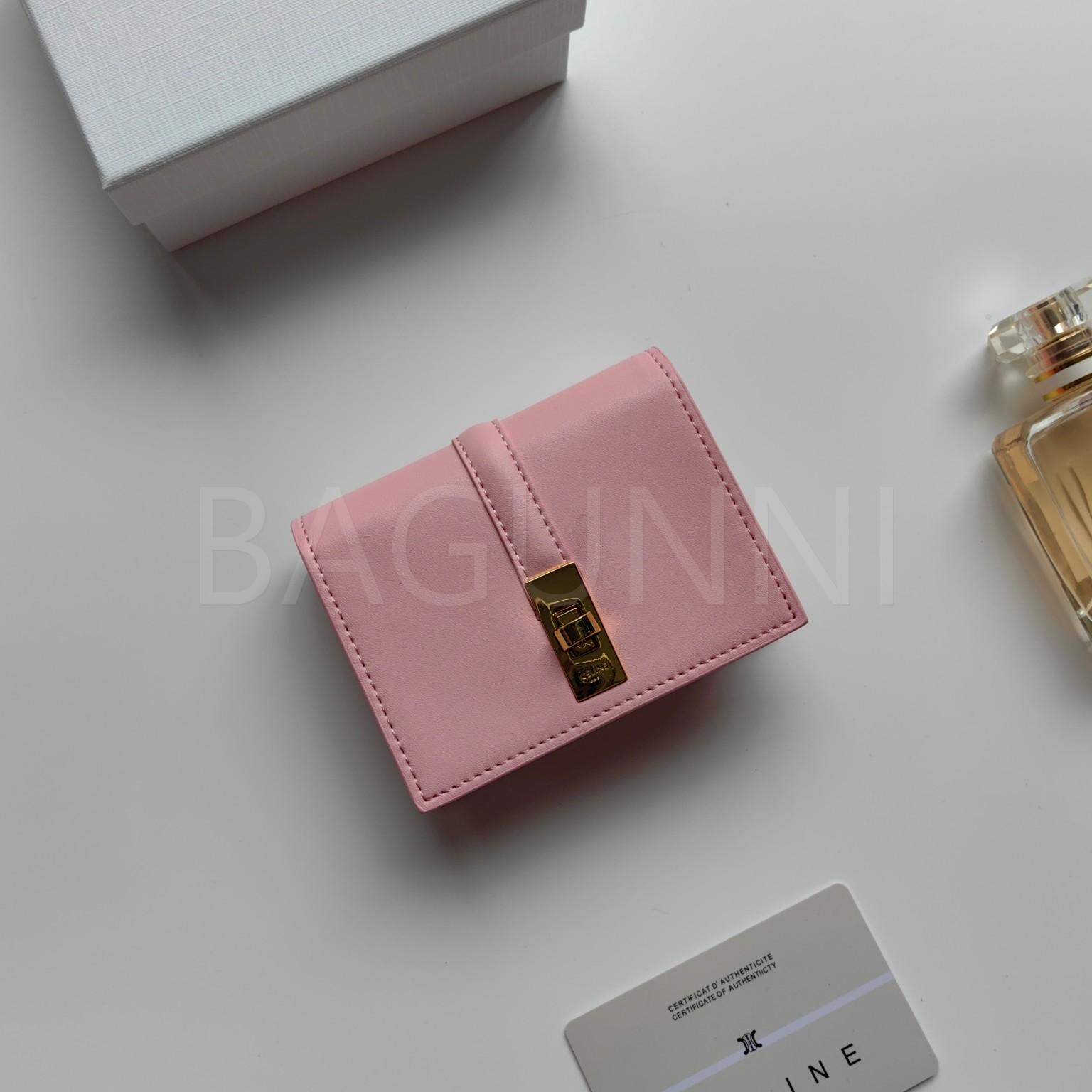 셀린느 트리옹프 플랩 카드지갑