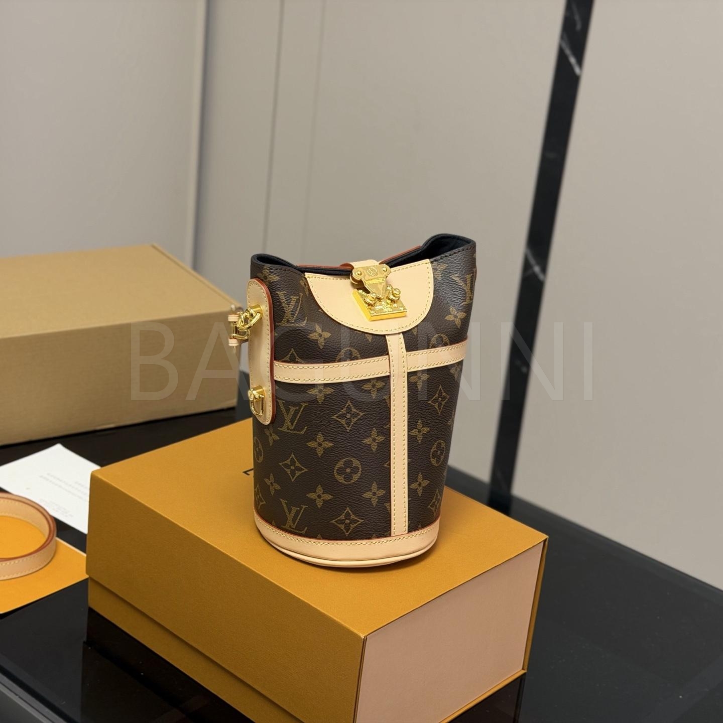 루이비통 더플 숄더백