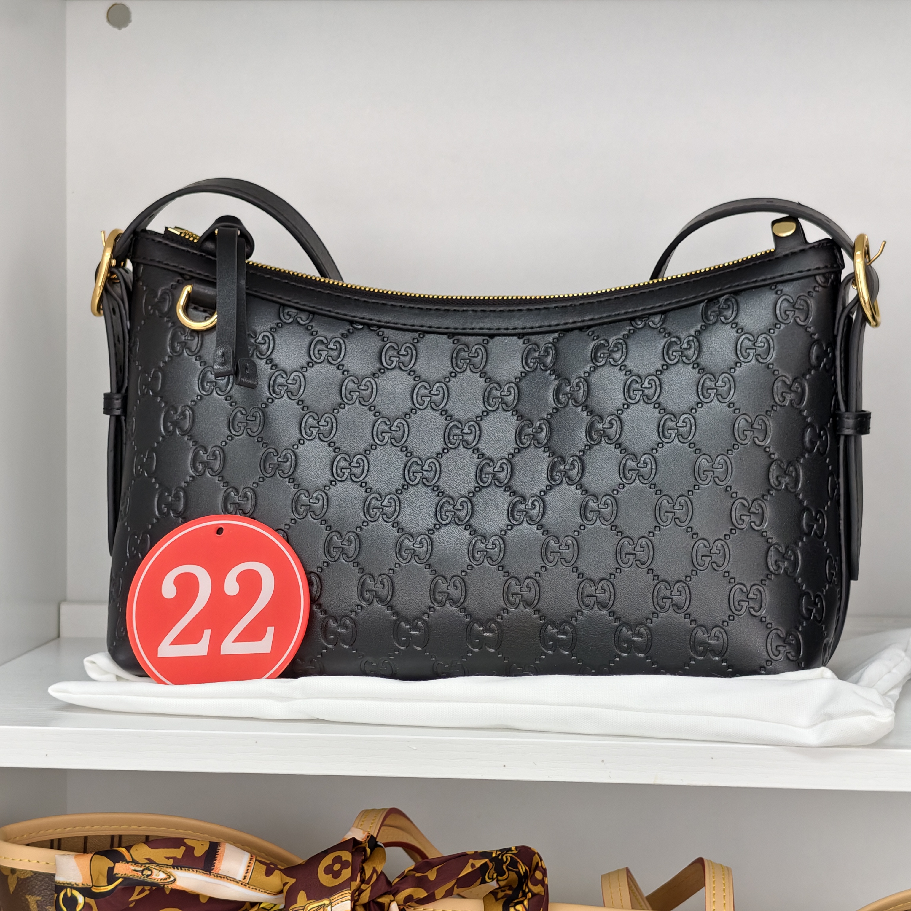 [live22] 구찌 GG 엠블럼 레더 숄더백